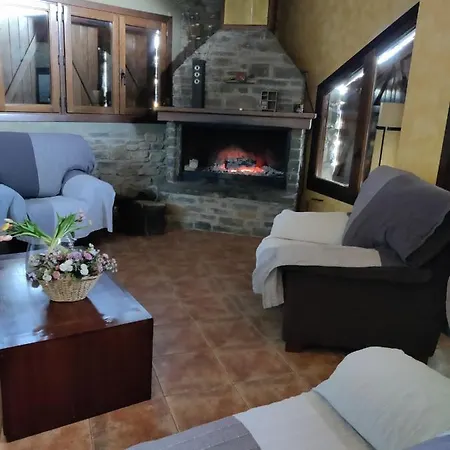 Holiday home Cal Pes De Tendrui Las Bordas